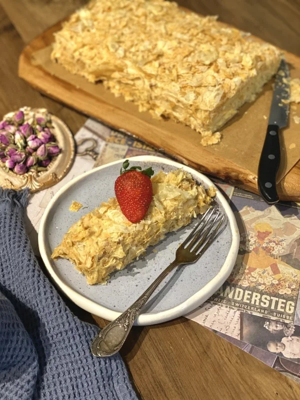 Napoleon Pastry with Crème Pâtissière Serves 68