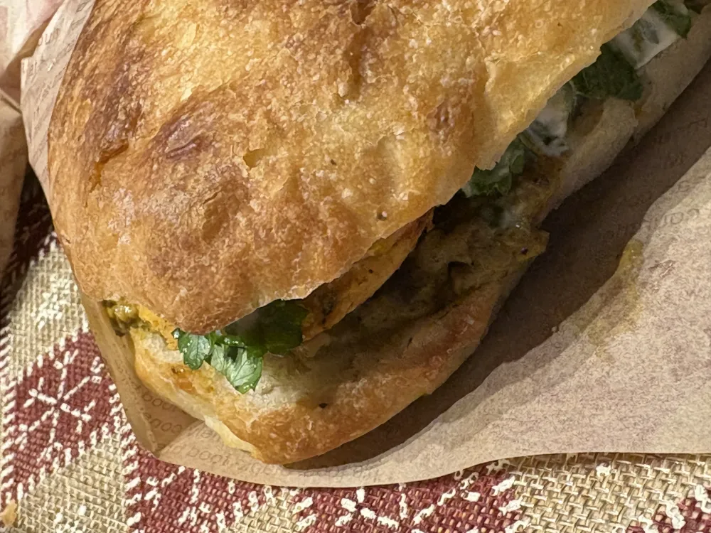 ساندویچ مرغ وقارچ با نان چاپاتا Chicken Mushroom Sandwich on Ciabatta